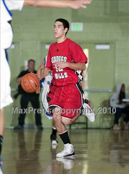 Thumbnail 2 in Verdugo Hills vs. El Camino Real (CIF LA City Section D3 Final) photogallery.