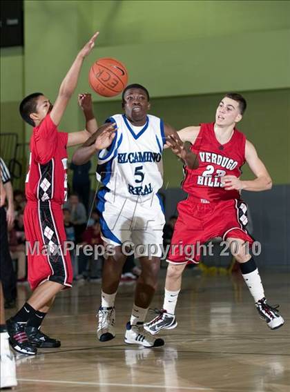Thumbnail 1 in Verdugo Hills vs. El Camino Real (CIF LA City Section D3 Final) photogallery.