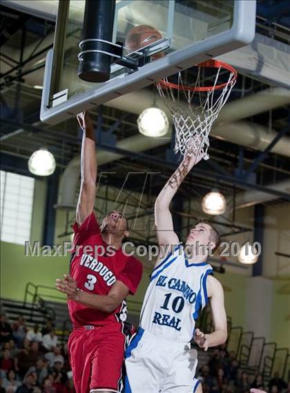Thumbnail 1 in Verdugo Hills vs. El Camino Real (CIF LA City Section D3 Final) photogallery.