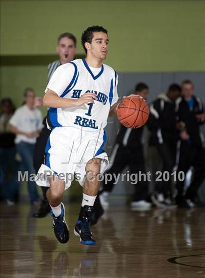 Thumbnail 3 in Verdugo Hills vs. El Camino Real (CIF LA City Section D3 Final) photogallery.