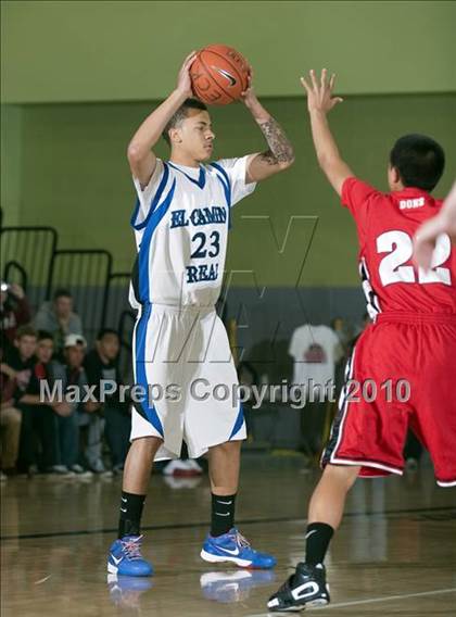 Thumbnail 3 in Verdugo Hills vs. El Camino Real (CIF LA City Section D3 Final) photogallery.