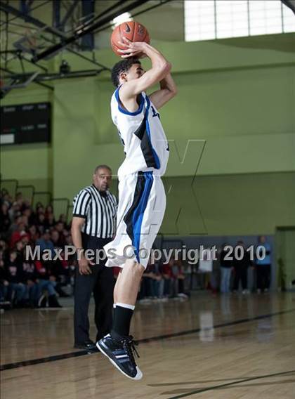 Thumbnail 3 in Verdugo Hills vs. El Camino Real (CIF LA City Section D3 Final) photogallery.