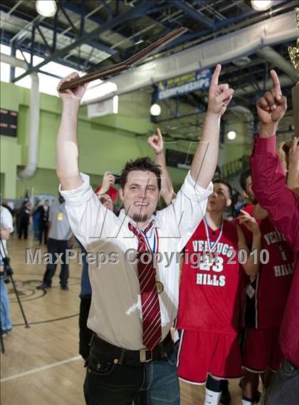 Thumbnail 2 in Verdugo Hills vs. El Camino Real (CIF LA City Section D3 Final) photogallery.