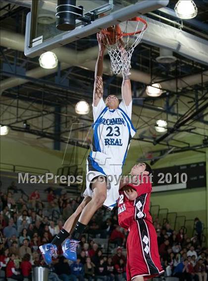 Thumbnail 2 in Verdugo Hills vs. El Camino Real (CIF LA City Section D3 Final) photogallery.