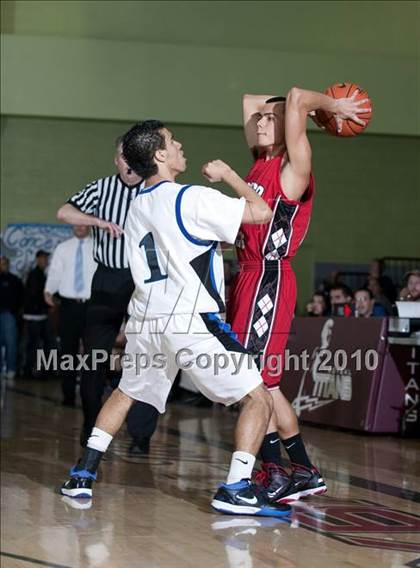 Thumbnail 2 in Verdugo Hills vs. El Camino Real (CIF LA City Section D3 Final) photogallery.