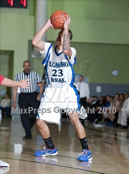Thumbnail 3 in Verdugo Hills vs. El Camino Real (CIF LA City Section D3 Final) photogallery.