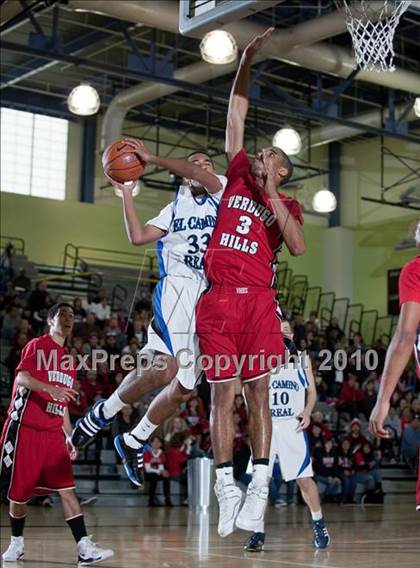 Thumbnail 2 in Verdugo Hills vs. El Camino Real (CIF LA City Section D3 Final) photogallery.