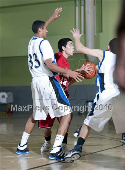 Thumbnail 1 in Verdugo Hills vs. El Camino Real (CIF LA City Section D3 Final) photogallery.