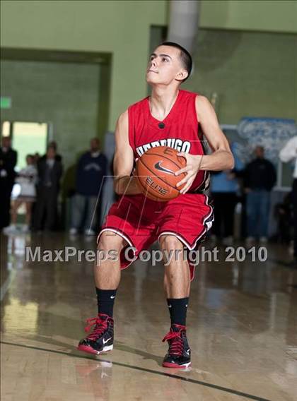 Thumbnail 1 in Verdugo Hills vs. El Camino Real (CIF LA City Section D3 Final) photogallery.