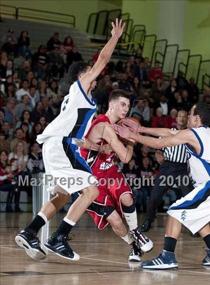 Thumbnail 3 in Verdugo Hills vs. El Camino Real (CIF LA City Section D3 Final) photogallery.