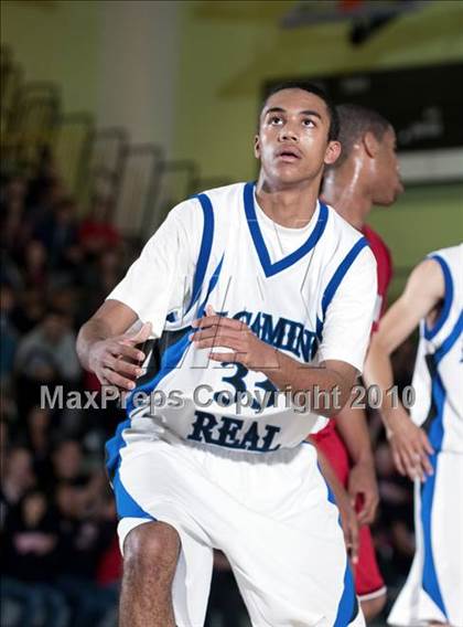 Thumbnail 2 in Verdugo Hills vs. El Camino Real (CIF LA City Section D3 Final) photogallery.
