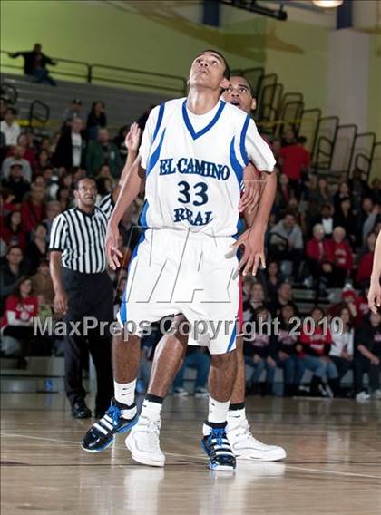 Thumbnail 1 in Verdugo Hills vs. El Camino Real (CIF LA City Section D3 Final) photogallery.