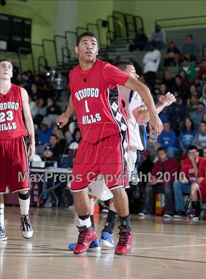 Thumbnail 2 in Verdugo Hills vs. El Camino Real (CIF LA City Section D3 Final) photogallery.