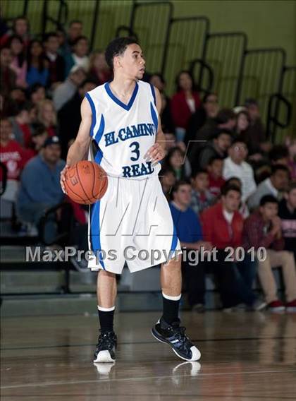 Thumbnail 2 in Verdugo Hills vs. El Camino Real (CIF LA City Section D3 Final) photogallery.