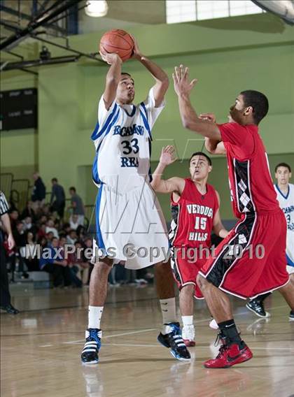 Thumbnail 1 in Verdugo Hills vs. El Camino Real (CIF LA City Section D3 Final) photogallery.