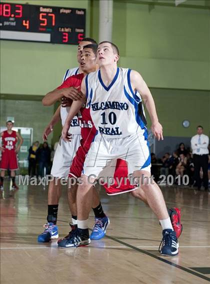 Thumbnail 3 in Verdugo Hills vs. El Camino Real (CIF LA City Section D3 Final) photogallery.