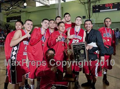 Thumbnail 2 in Verdugo Hills vs. El Camino Real (CIF LA City Section D3 Final) photogallery.