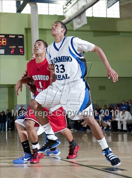 Thumbnail 3 in Verdugo Hills vs. El Camino Real (CIF LA City Section D3 Final) photogallery.