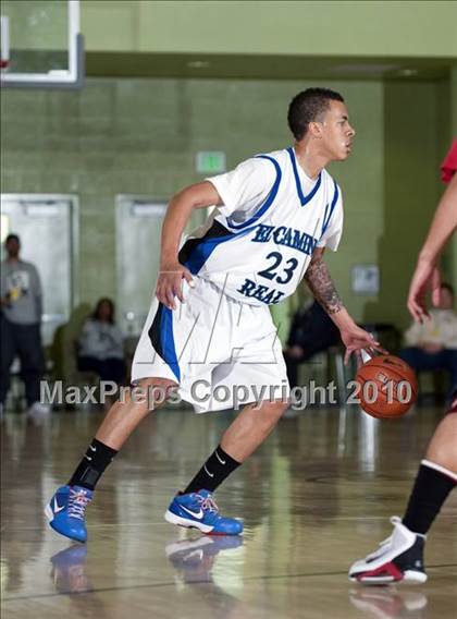 Thumbnail 3 in Verdugo Hills vs. El Camino Real (CIF LA City Section D3 Final) photogallery.