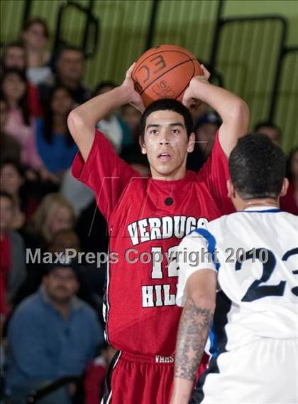 Thumbnail 2 in Verdugo Hills vs. El Camino Real (CIF LA City Section D3 Final) photogallery.