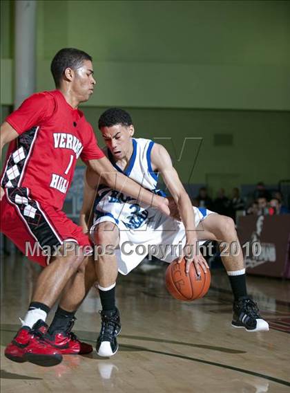 Thumbnail 3 in Verdugo Hills vs. El Camino Real (CIF LA City Section D3 Final) photogallery.