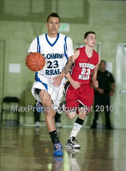 Thumbnail 3 in Verdugo Hills vs. El Camino Real (CIF LA City Section D3 Final) photogallery.