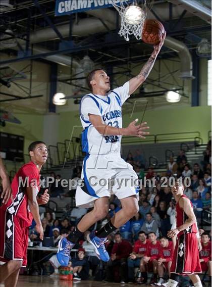 Thumbnail 2 in Verdugo Hills vs. El Camino Real (CIF LA City Section D3 Final) photogallery.