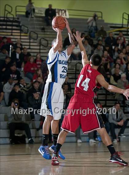Thumbnail 1 in Verdugo Hills vs. El Camino Real (CIF LA City Section D3 Final) photogallery.
