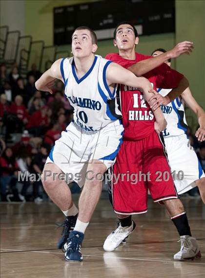 Thumbnail 2 in Verdugo Hills vs. El Camino Real (CIF LA City Section D3 Final) photogallery.