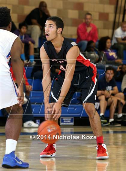 Thumbnail 3 in Harvard-Westlake vs. University (Jim Nakabara Classic) photogallery.