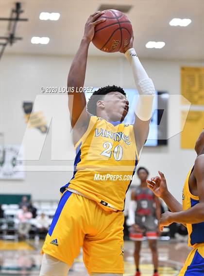 Thumbnail 2 in Dublin vs. St. Bernard (The Classic at Damien) photogallery.