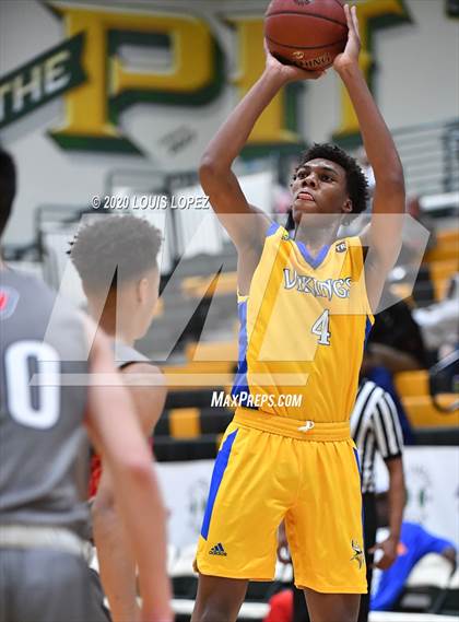 Thumbnail 2 in Dublin vs. St. Bernard (The Classic at Damien) photogallery.