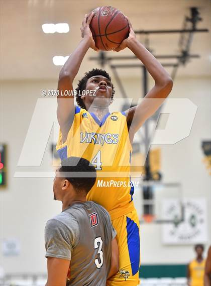 Thumbnail 1 in Dublin vs. St. Bernard (The Classic at Damien) photogallery.