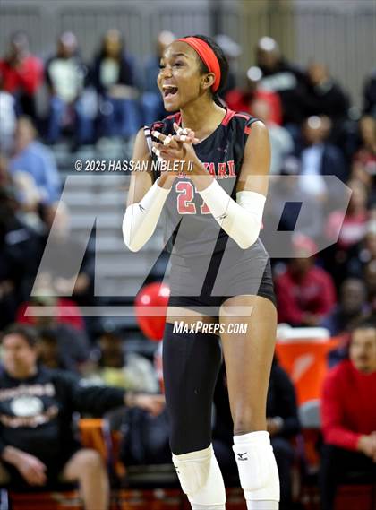 Thumbnail 3 in McIntosh vs. Woodward Academy (GHSA 5A Final) photogallery.