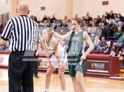 Thumbnail 2 in Canton Central Catholic vs. Aquinas photogallery.