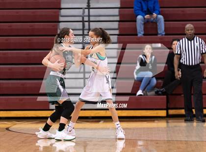 Thumbnail 2 in Canton Central Catholic vs. Aquinas photogallery.