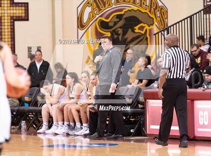 Thumbnail 1 in Canton Central Catholic vs. Aquinas photogallery.