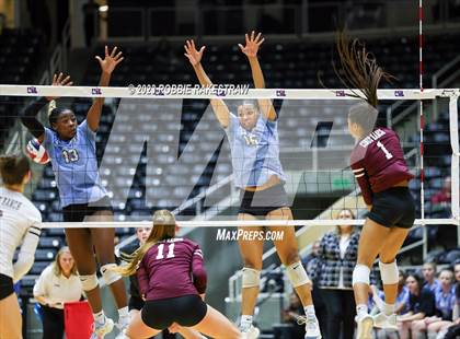 Thumbnail 1 in Harlan vs. Cinco Ranch (UIL 6A Volleyball Semifinal) photogallery.