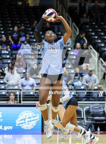 Thumbnail 2 in Harlan vs. Cinco Ranch (UIL 6A Volleyball Semifinal) photogallery.