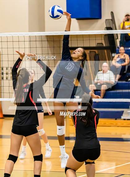 Thumbnail 3 in Pasco vs. Land O' Lakes (Bishop McLaughlin JV Tournament) photogallery.