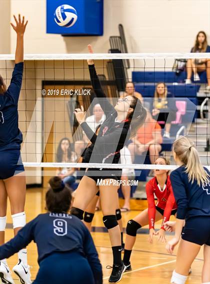 Thumbnail 3 in Pasco vs. Land O' Lakes (Bishop McLaughlin JV Tournament) photogallery.