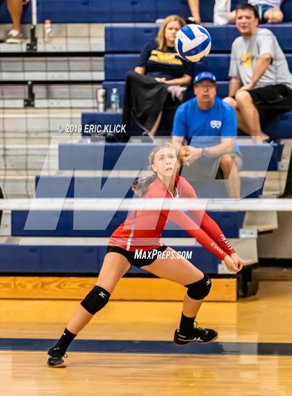 Thumbnail 2 in Pasco vs. Land O' Lakes (Bishop McLaughlin JV Tournament) photogallery.
