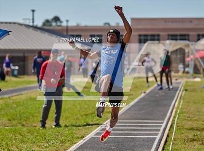 Thumbnail 2 in UIL 6A Track & Field Area 13&14 (Long Jump) photogallery.
