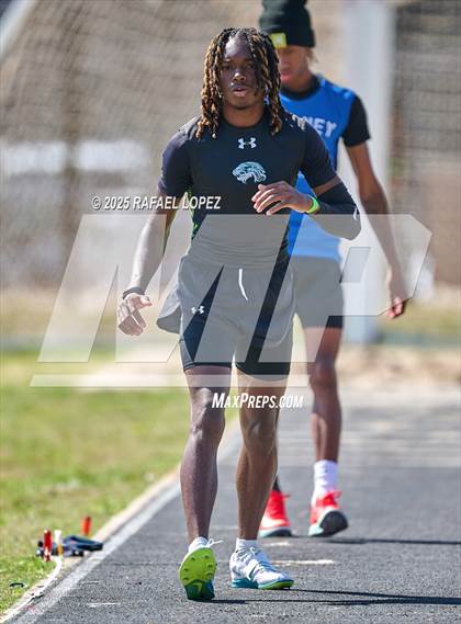 Thumbnail 1 in UIL 6A Track & Field Area 13&14 (Long Jump) photogallery.