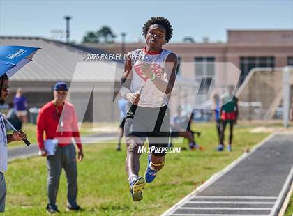 Thumbnail 2 in UIL 6A Track & Field Area 13&14 (Long Jump) photogallery.