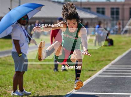 Thumbnail 3 in UIL 6A Track & Field Area 13&14 (Long Jump) photogallery.