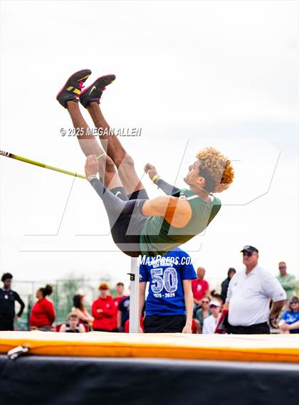 Thumbnail 3 in 50th Annual Centerville Elk Relays photogallery.
