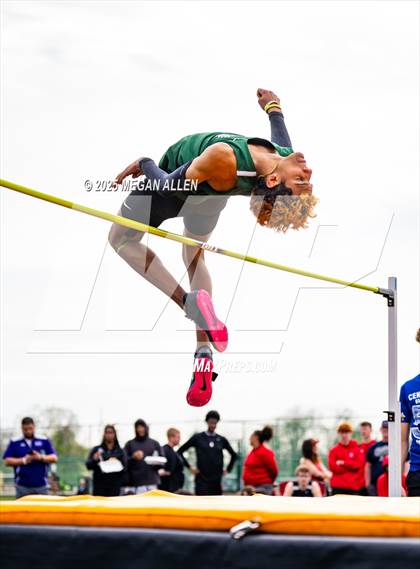 Thumbnail 2 in 50th Annual Centerville Elk Relays photogallery.