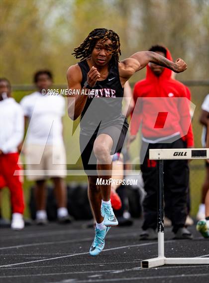 Thumbnail 2 in 50th Annual Centerville Elk Relays photogallery.