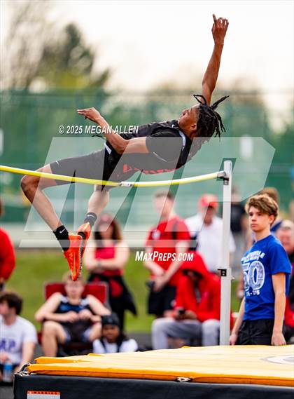 Thumbnail 2 in 50th Annual Centerville Elk Relays photogallery.